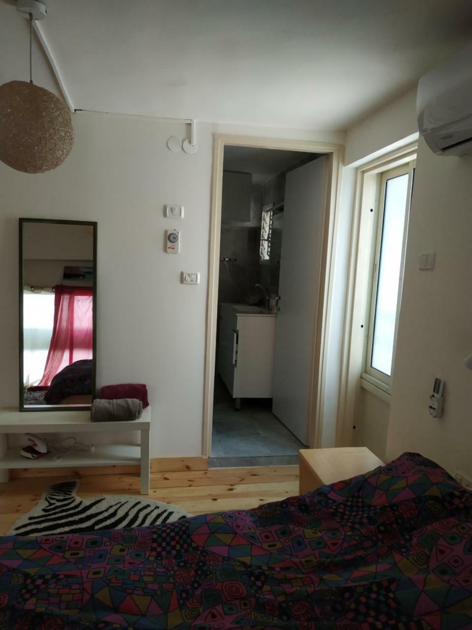 Apartamento Studio Apt Great Location Heart Of Downtown District Haifa Exterior foto