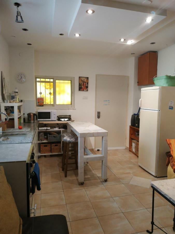Apartamento Studio Apt Great Location Heart Of Downtown District Haifa Exterior foto