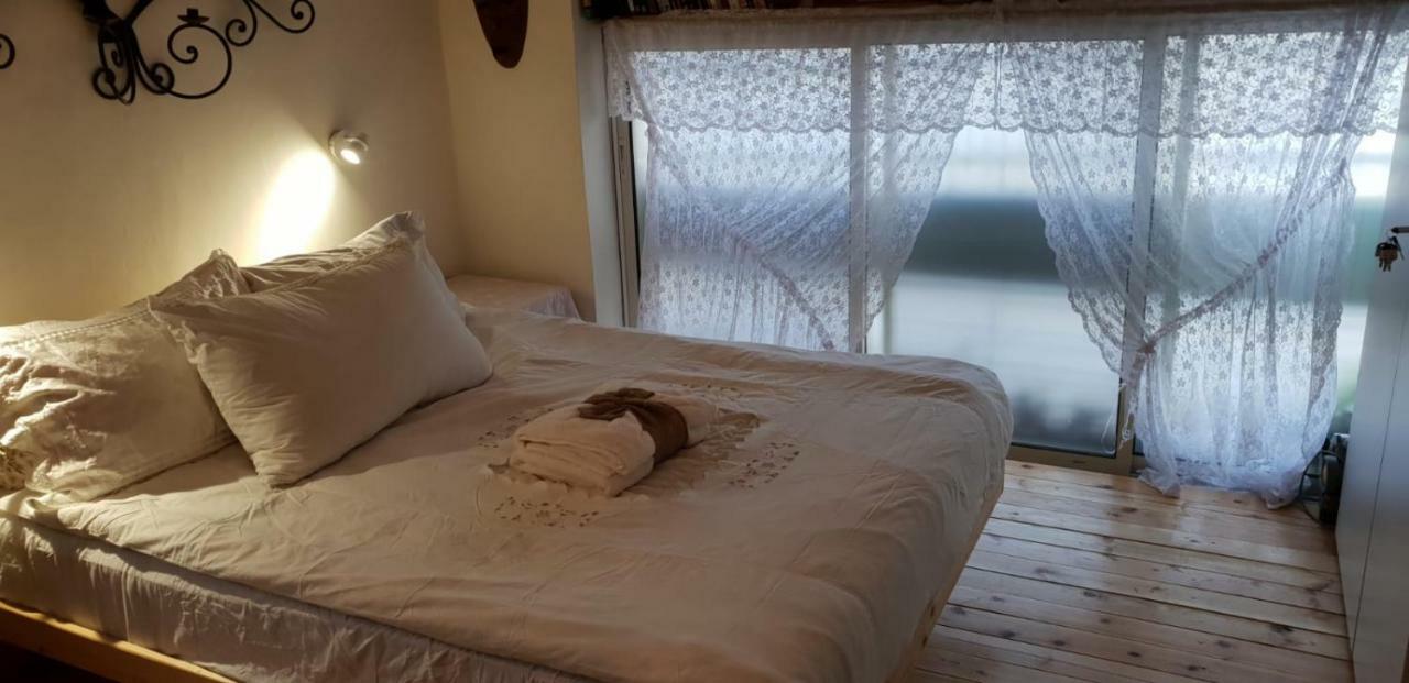 Apartamento Studio Apt Great Location Heart Of Downtown District Haifa Exterior foto